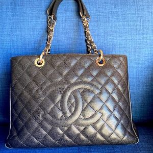 Chanel Grand Shopper used,silver hardware, caviar',L:13xH:9.25xW: 5.